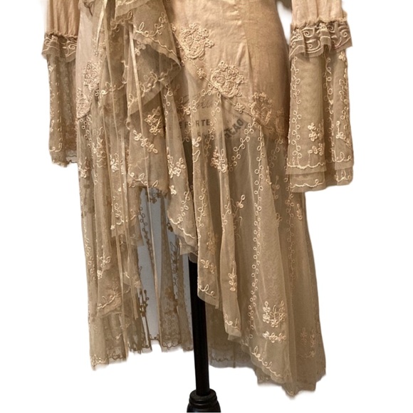 Newport News bohemian lace embroidered high low long sleeve blouse Woman’s 4 - Picture 3 of 8